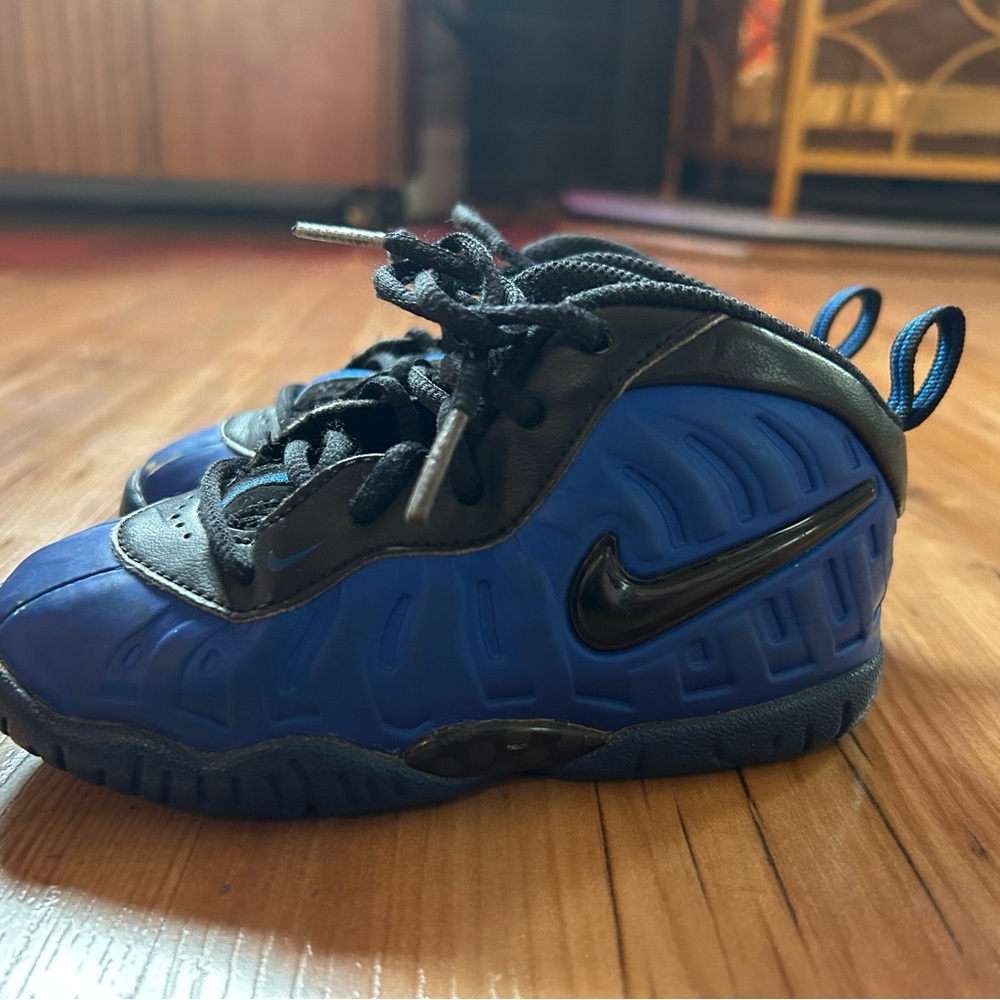 Nike 8C Kids Blue and Black Sneakers little posite Royal Blue Shoes